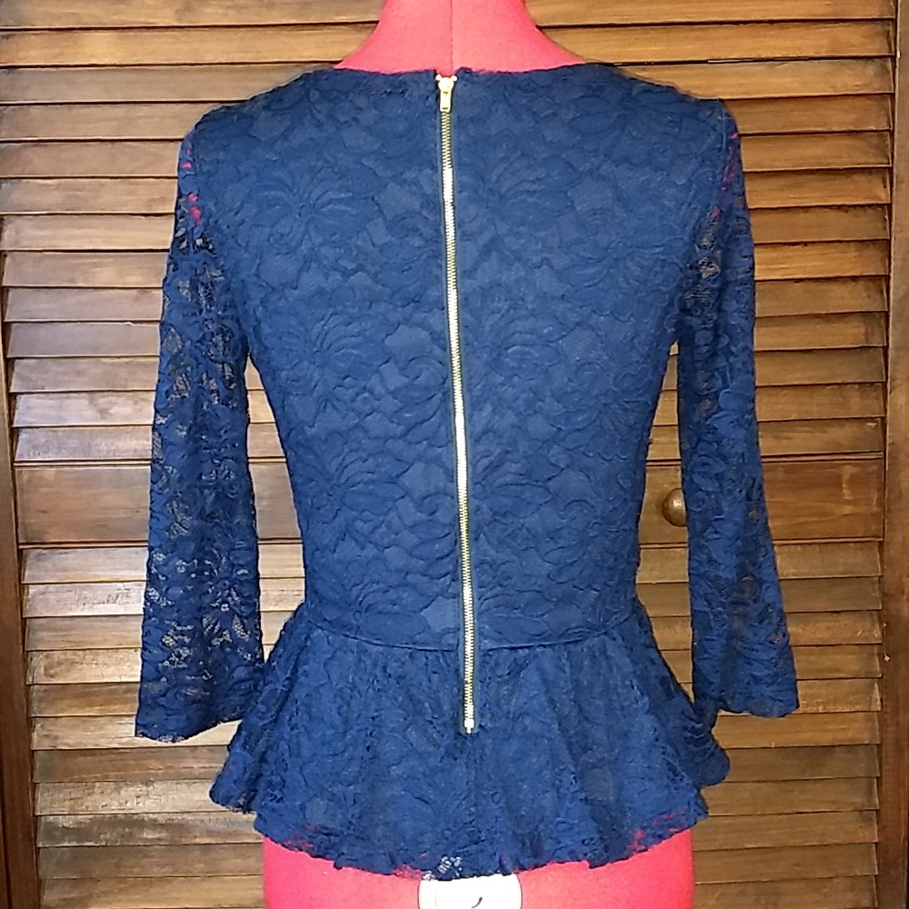 🌷 Peplum Blouse - Picture 2 of 5